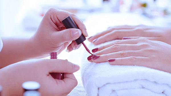 Dịch vụ làm nail làm móng tại nhà