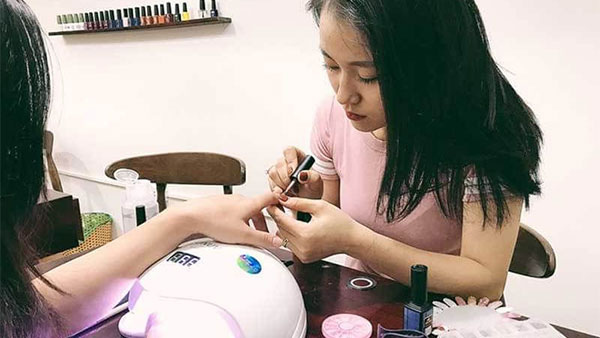 Dịch vụ làm nail tại nhà